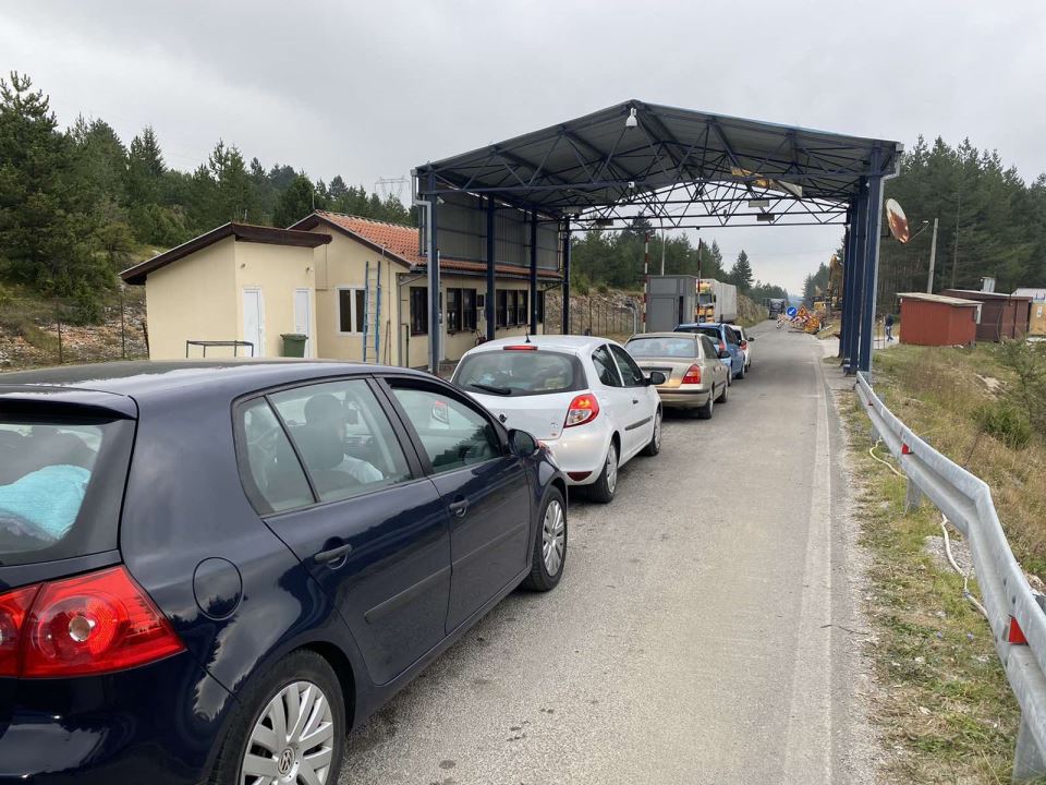 Crna Gora povratak Srbi granice korona virus voz Beograd-Bar