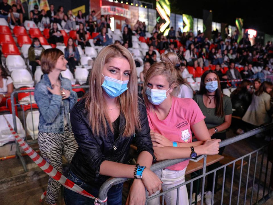 Korona virus najnovije vesti okupljanje zabrana koncerti mere fotografije