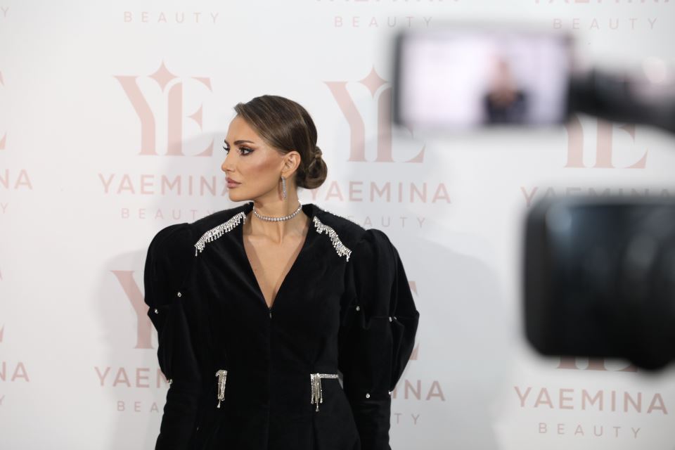 Anastasija Ražnatović Emina Jahović kozmetika parfem Yaemina fotografije