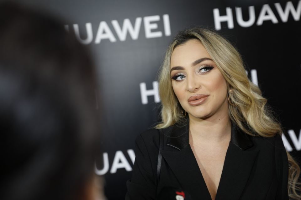 maja berovic obezbedjenje pevacica otkrila zasto je svuda prate