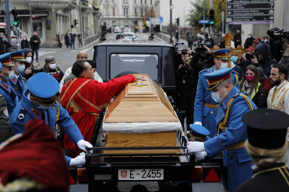 patrijarh irinej otvoren kovceg liturgija saborna crkva 