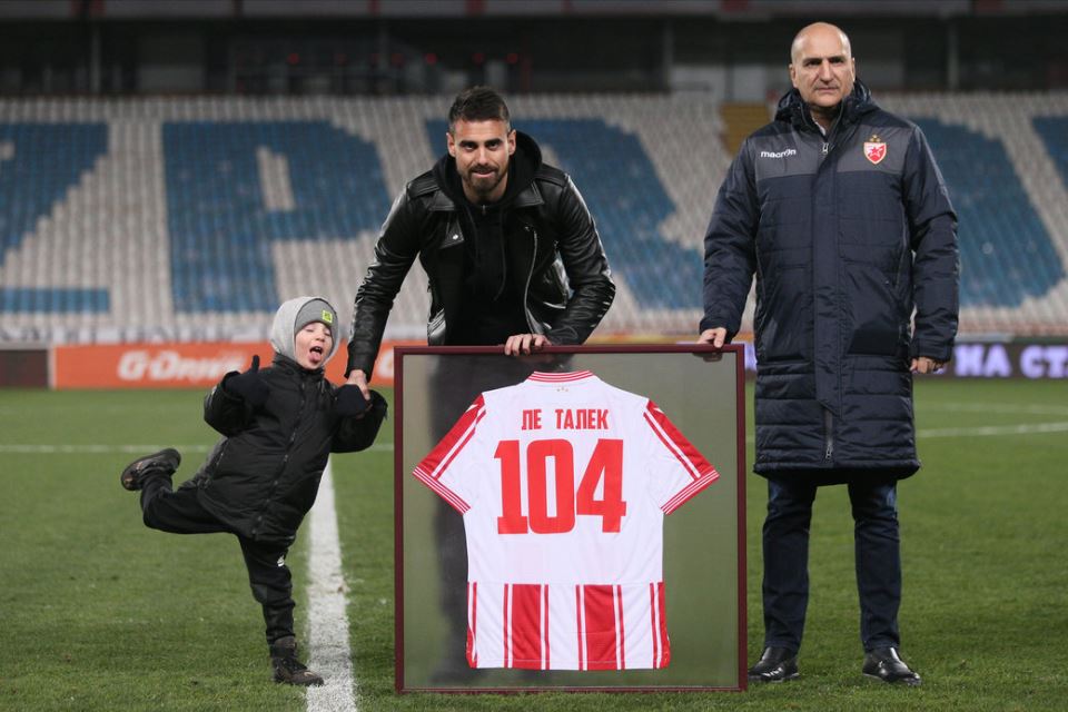 zvezda rad prenos uzivo arena sport milan pavkov gol rukom zvezda trazi penal video