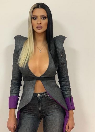 lena colak dekolte grudi instagram foto