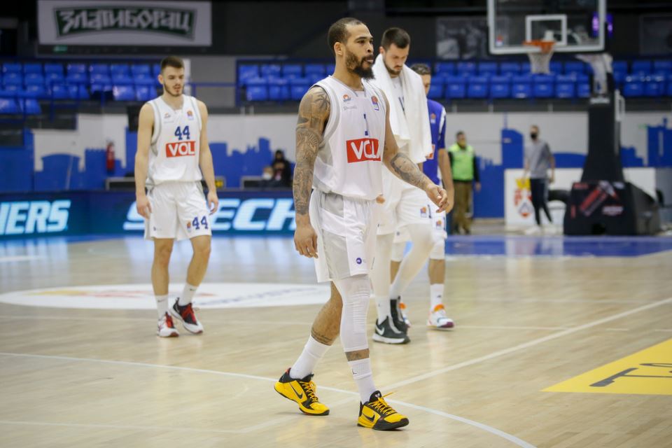 mega buducnost podgorica vili rid udarac u grudi filip petrusev frka video