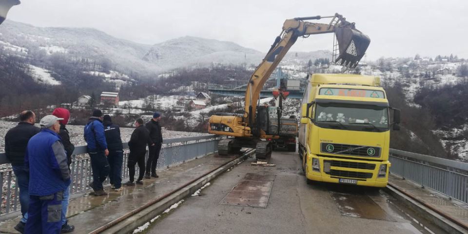 potpecko jezero priboj plutajuce deponije pocelo ciscenje 