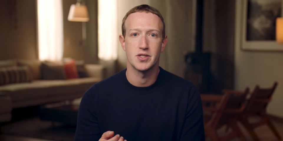 Mark Zukerberg napravio statuu supruge u dvorištu