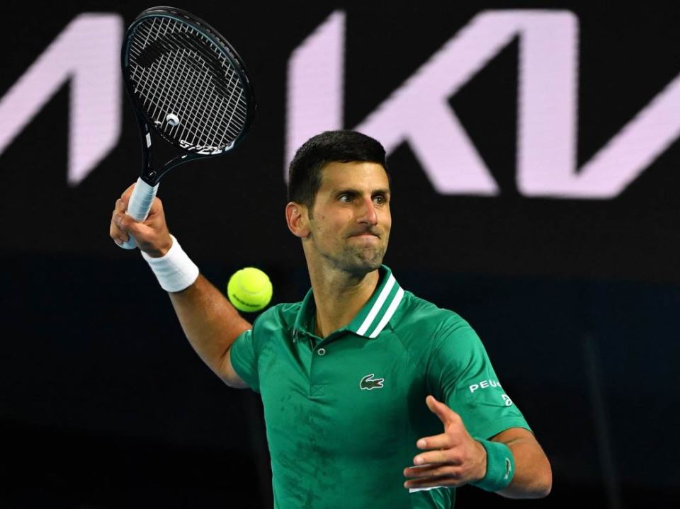 novak djokovic zamalo pogodio strucni stab lopticom australijan open video