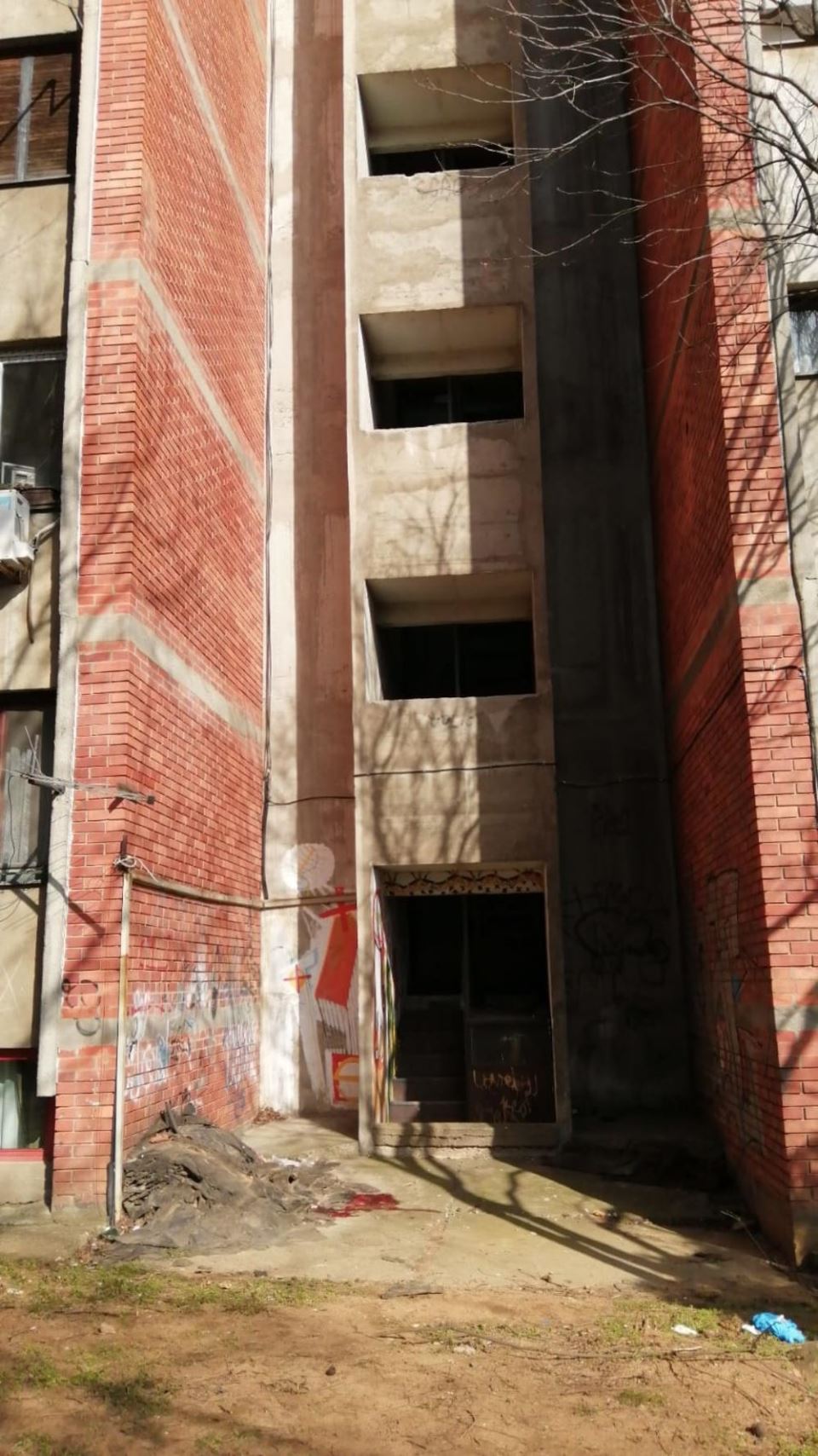 pronadjen les devojke na vidikovcu samoubistvo nesrecan slucaj pozarne stepenice fotografije