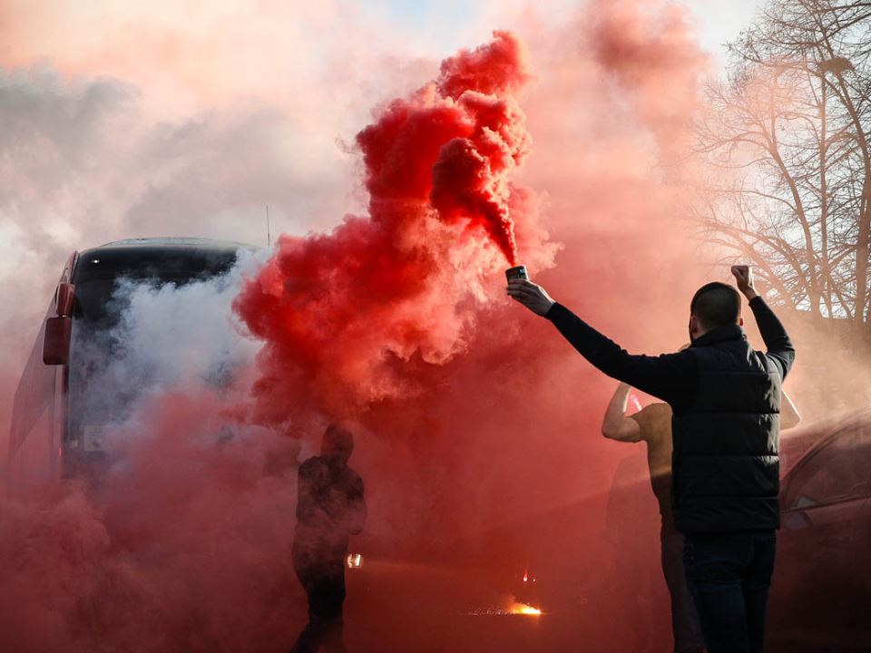 crvena zvezda doček milano navijaci delije bakljada fotografije