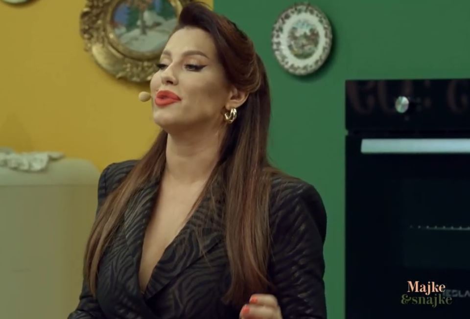 majke i snajke 3. epizoda porodica povolni seka zapevala