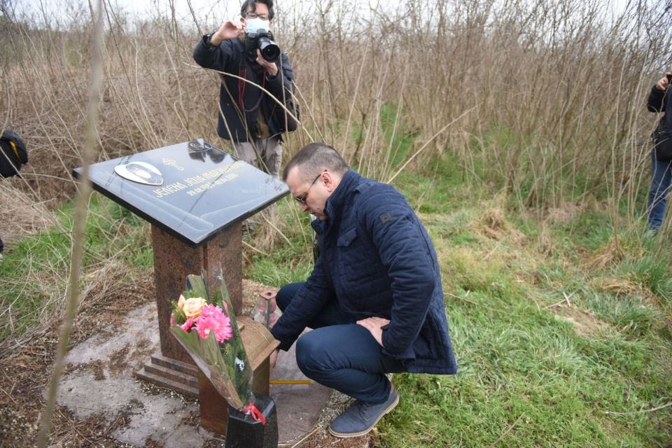 jelena marjanovic pomen zoran marjanovic groblje ubistvo pevacice nasip u crvenki borca