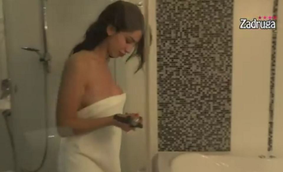 Aleksandra Nikolić povećala grudi i postala plavuša