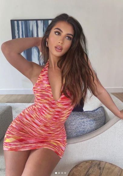 sofija pestisolido seksi slike grudi dekolte instagram