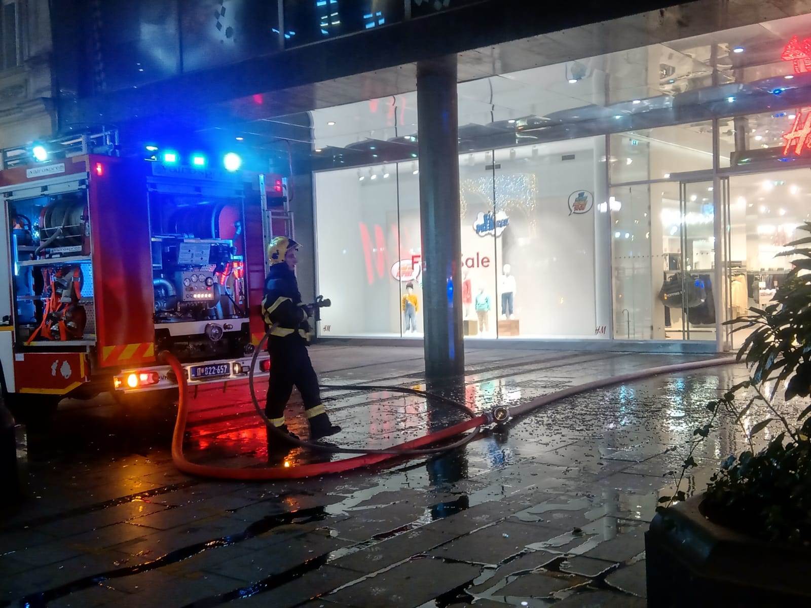 pozar vatra knez mihailova prodavnica h&m