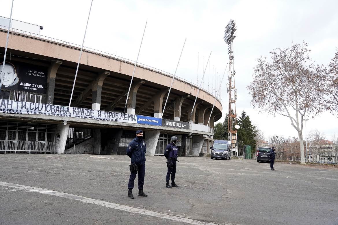stadion partizana u blokadi policija pretres