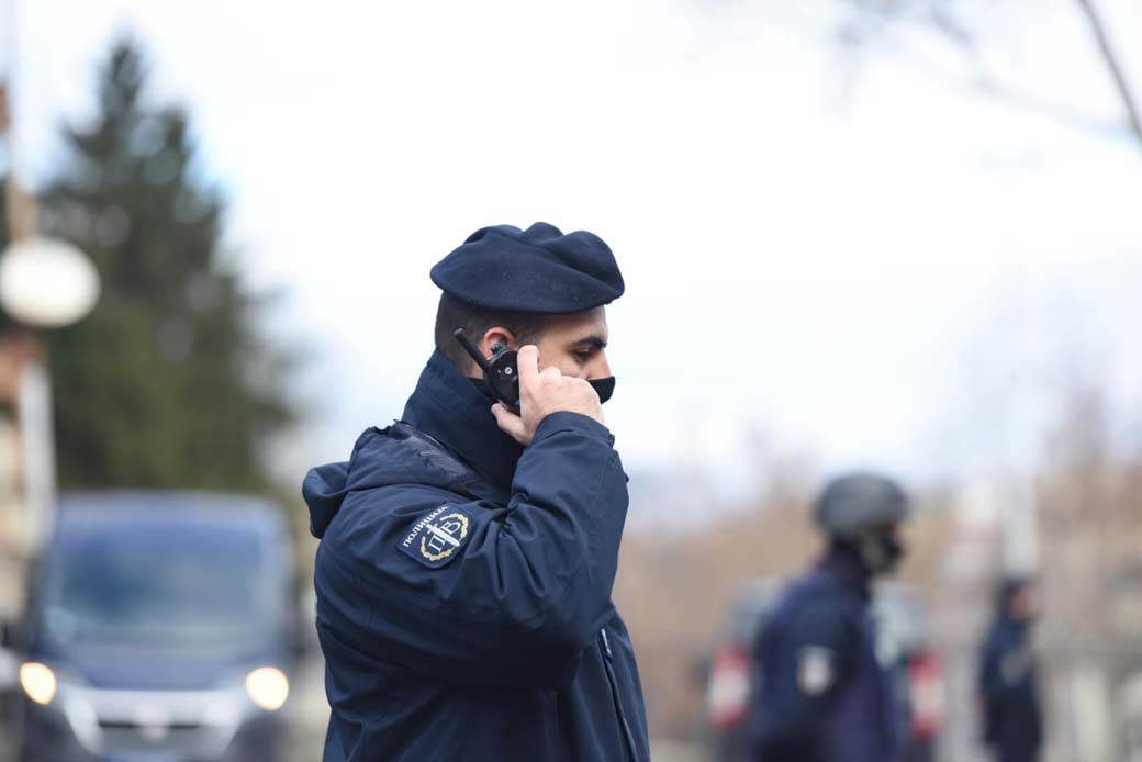 stadion partizana u blokadi policija pretres