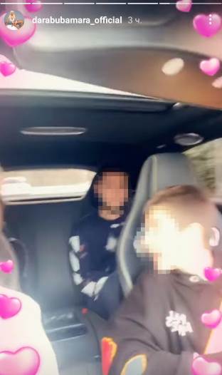 dara bubamra kola brza voznja deca instagram foto