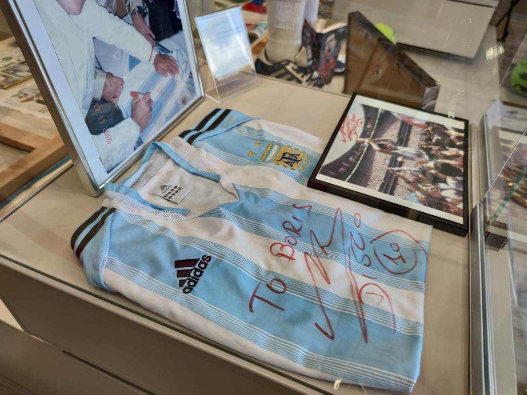 muzej sporta banjaluka novak djokovic pele maradona fotografije