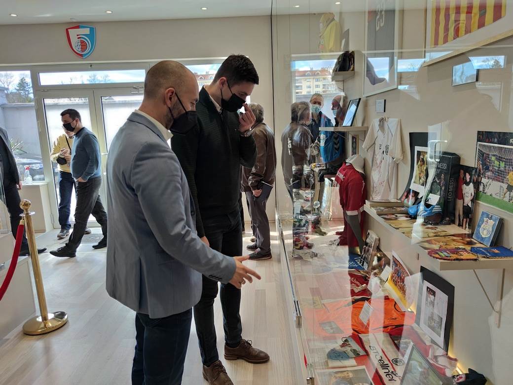 muzej sporta banjaluka novak djokovic pele maradona fotografije