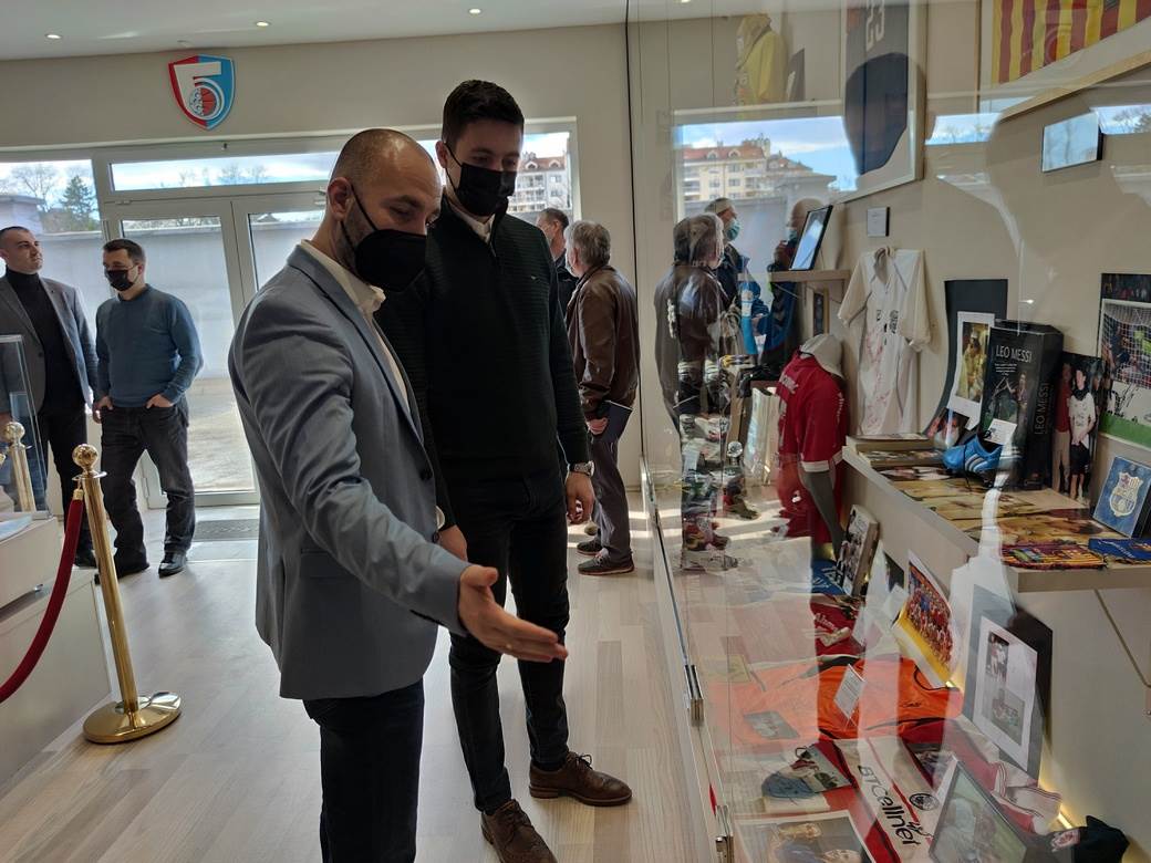 muzej sporta banjaluka novak djokovic pele maradona fotografije