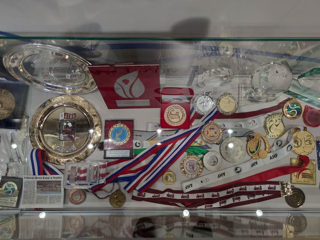 muzej sporta banjaluka novak djokovic pele maradona fotografije