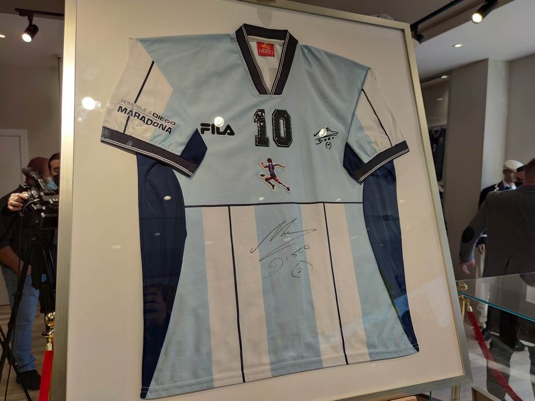 muzej sporta banjaluka novak djokovic pele maradona fotografije