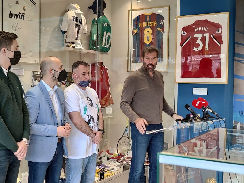 muzej sporta banjaluka novak djokovic pele maradona fotografije