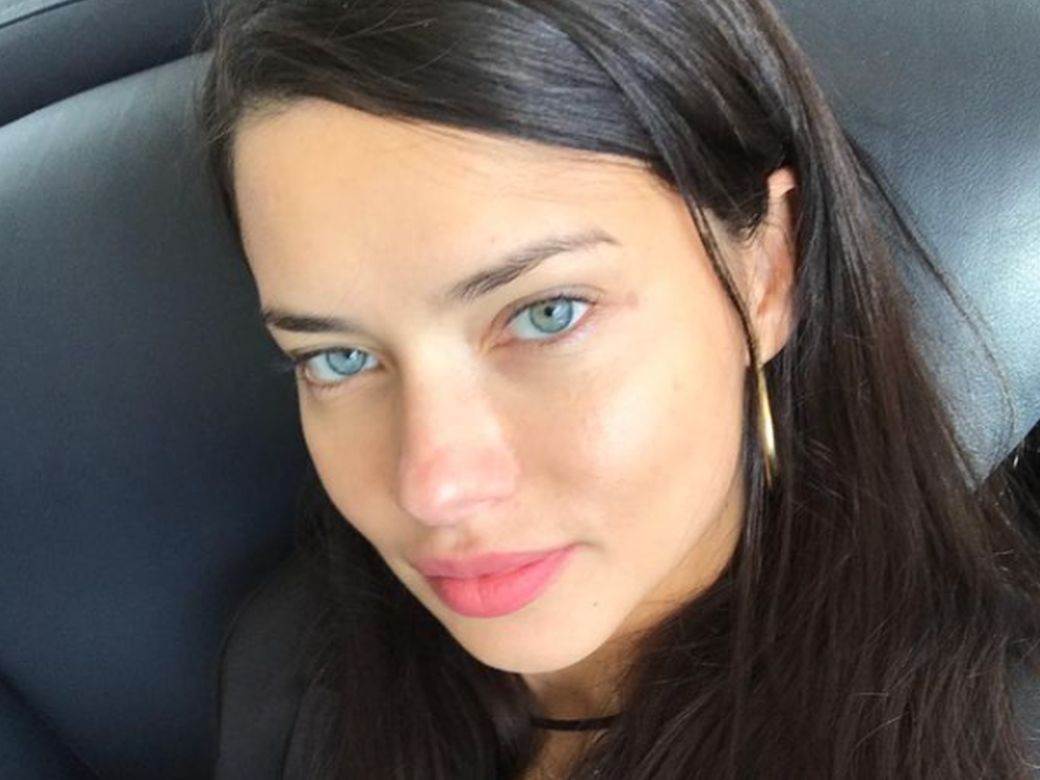 Adrijana Lima pozirala toples