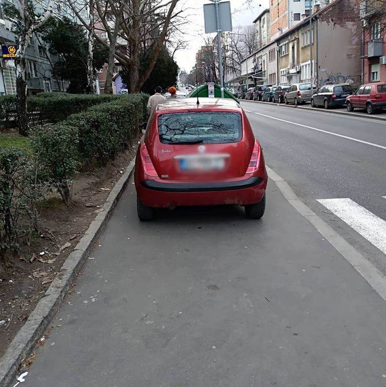 karaburma parkiranje pesaci bahati vozaci