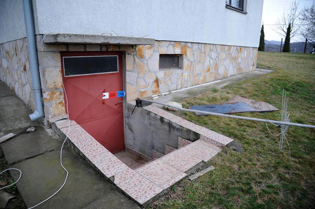 sef velje nevolje stek vikendica u ritopeku