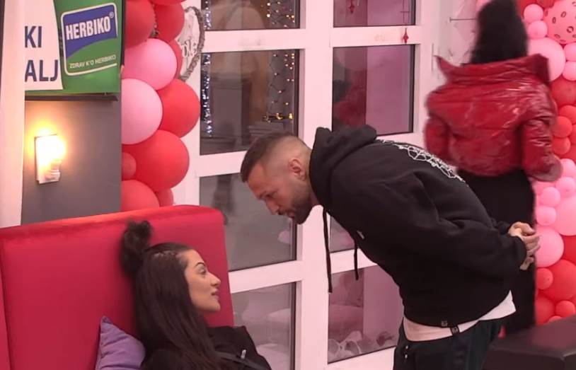 tara i sa tuca zadruga video