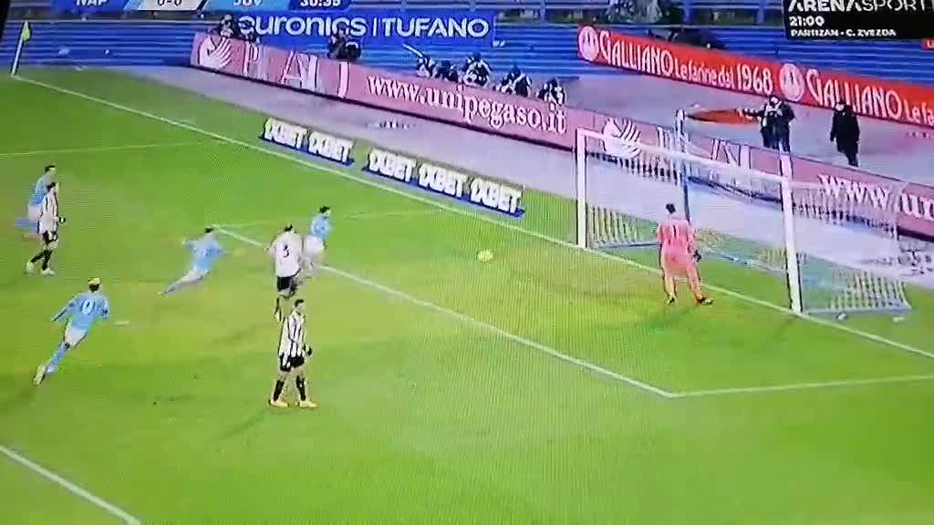 Lorenco Insinje ide u Toronto