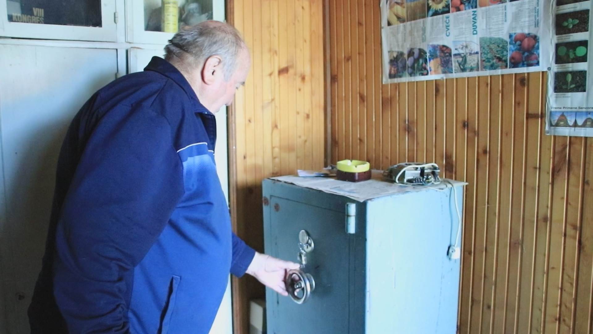 selo brezna kod gornjeg milanovca kupio centar sela 