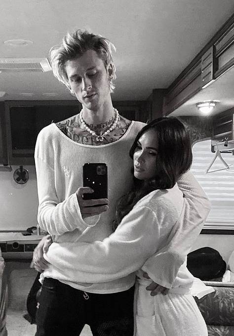 Mašin Gan Keli peva o raskidu od Megan Foks u novoj pesmi