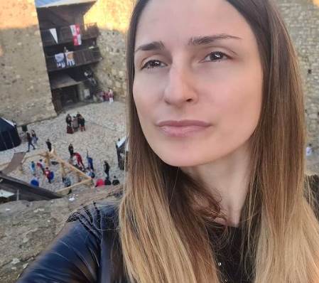 Rada Manojlović o fakultetu, estradi i Lanetu Gutoviću