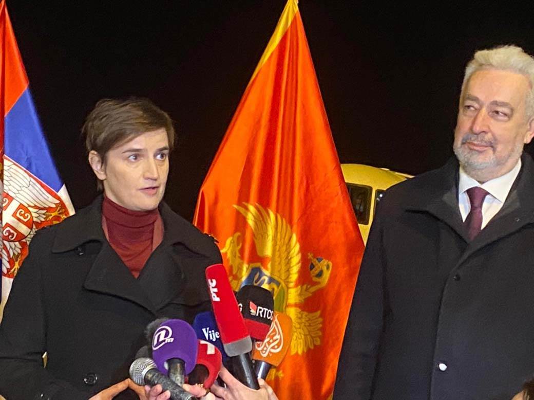 srbija crna gora vakcina korona virus donacija avion sleteo na aerodrom video snimak