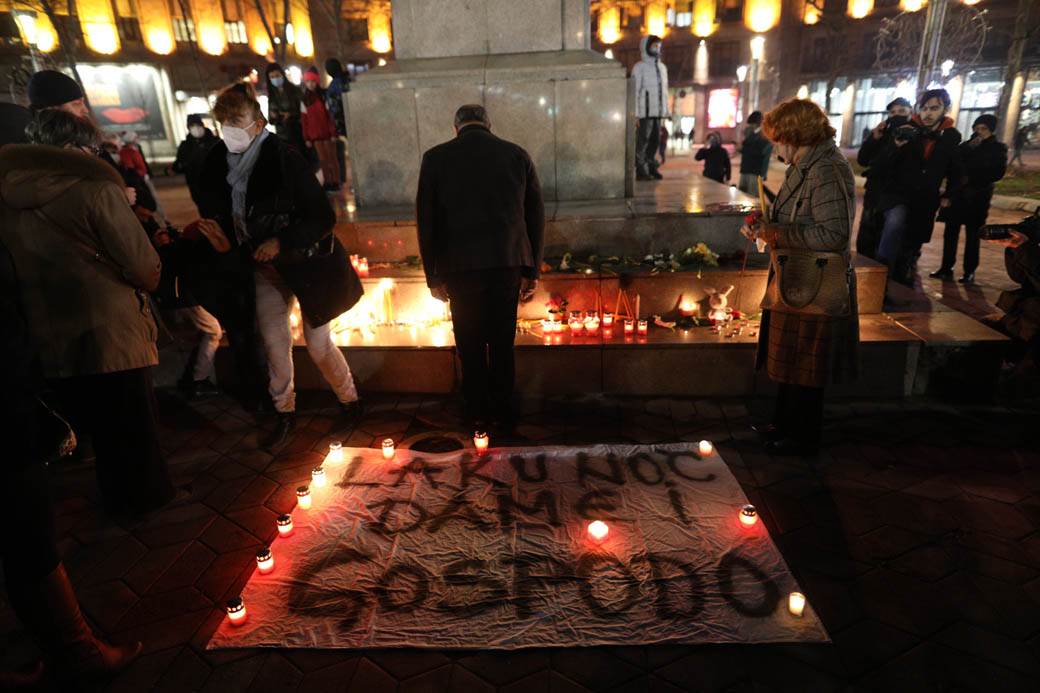 djordje balasevic ispracaj novi sad tvrdjava ugasena svetla video