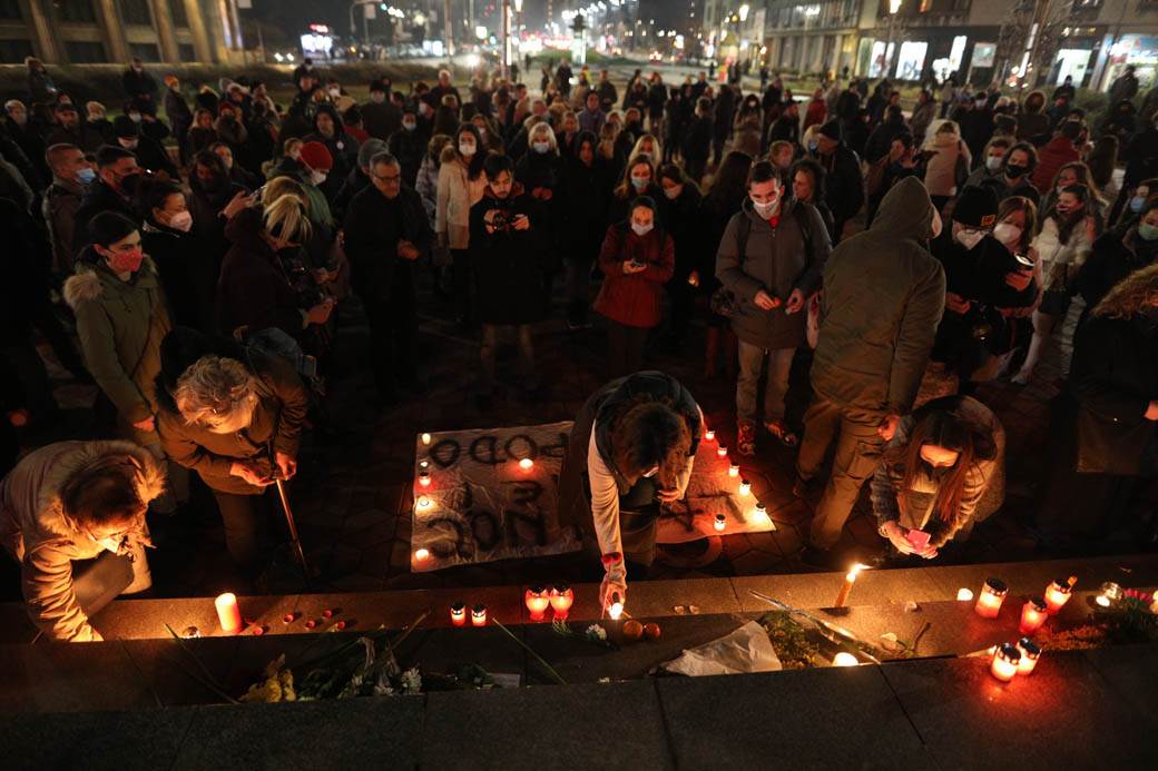 djordje balasevic ispracaj novi sad tvrdjava ugasena svetla video