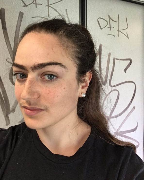 obrve brkovi devojka ne cupa obrve muskarci misljenje