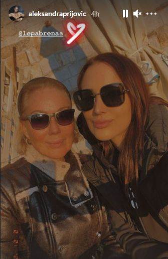 aleksandra prijovic lepa brena setnja beograd