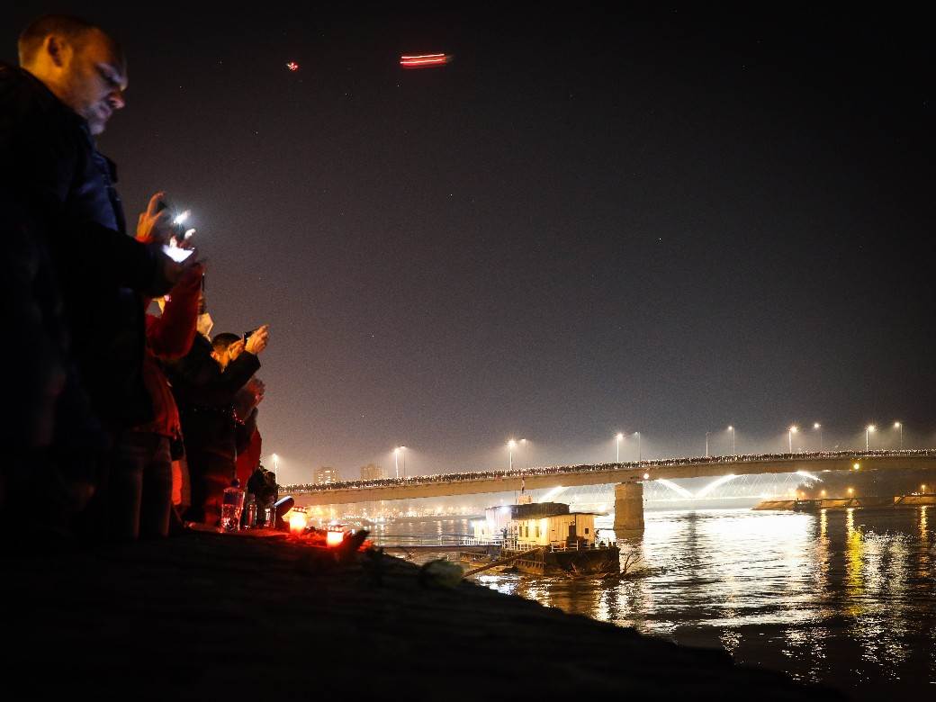 djordje balasevic ispracaj novi sad tvrdjava ugasena svetla video