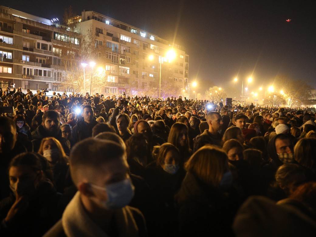 djordje balasevic ispracaj novi sad tvrdjava ugasena svetla video