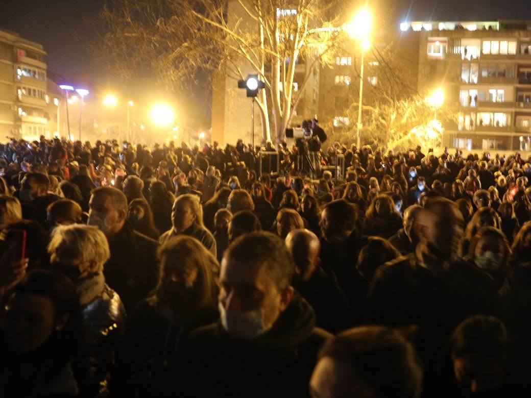 djordje balasevic ispracaj novi sad tvrdjava ugasena svetla video