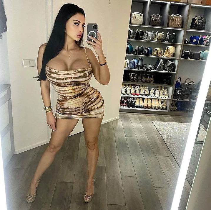 aleta ousn silikoni foto