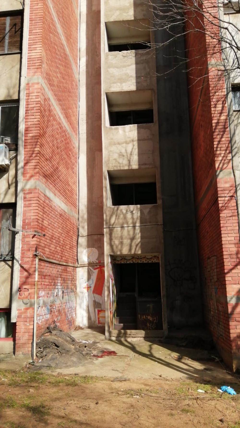 pronadjen les devojke na vidikovcu samoubistvo nesrecan slucaj pozarne stepenice fotografije