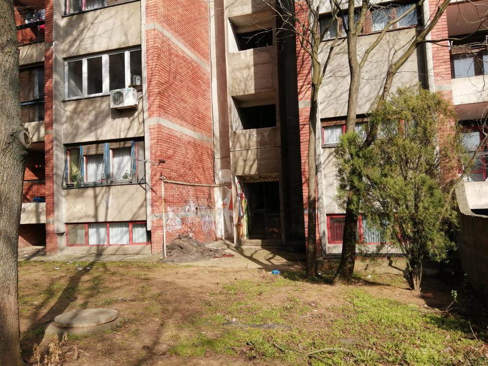 pronadjen les devojke na vidikovcu samoubistvo nesrecan slucaj pozarne stepenice fotografije