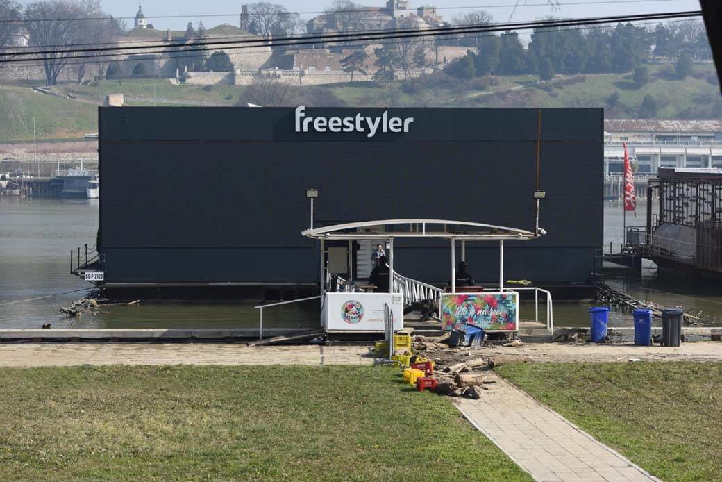 pretres splava fristajler velja nevolja obezbedjenje ronioci