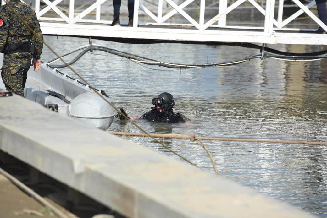 pretres splava fristajler velja nevolja obezbedjenje ronioci