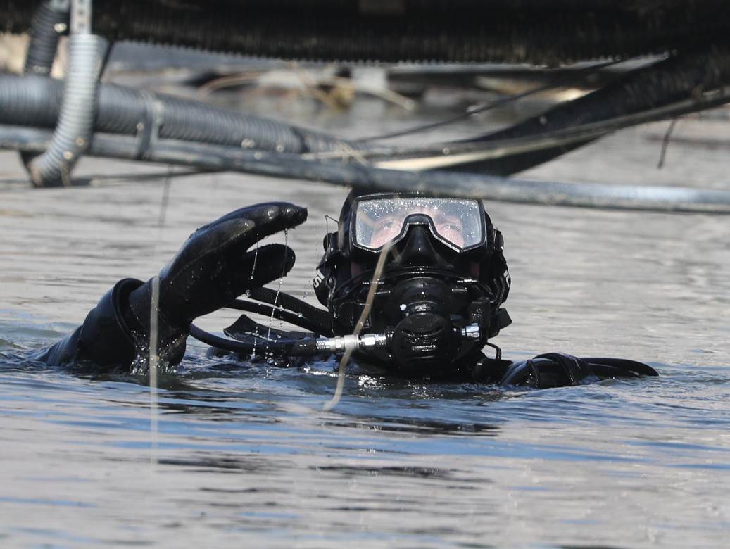 splav freestyler, pretres, policija 027.jpeg