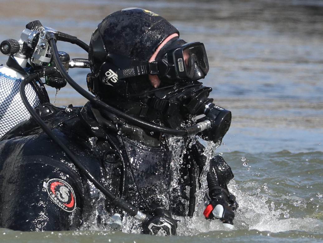 splav freestyler, splav hot mess, ronioci, ronilac, policija 01.jpeg